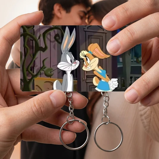 Couple holding a CouplesKey